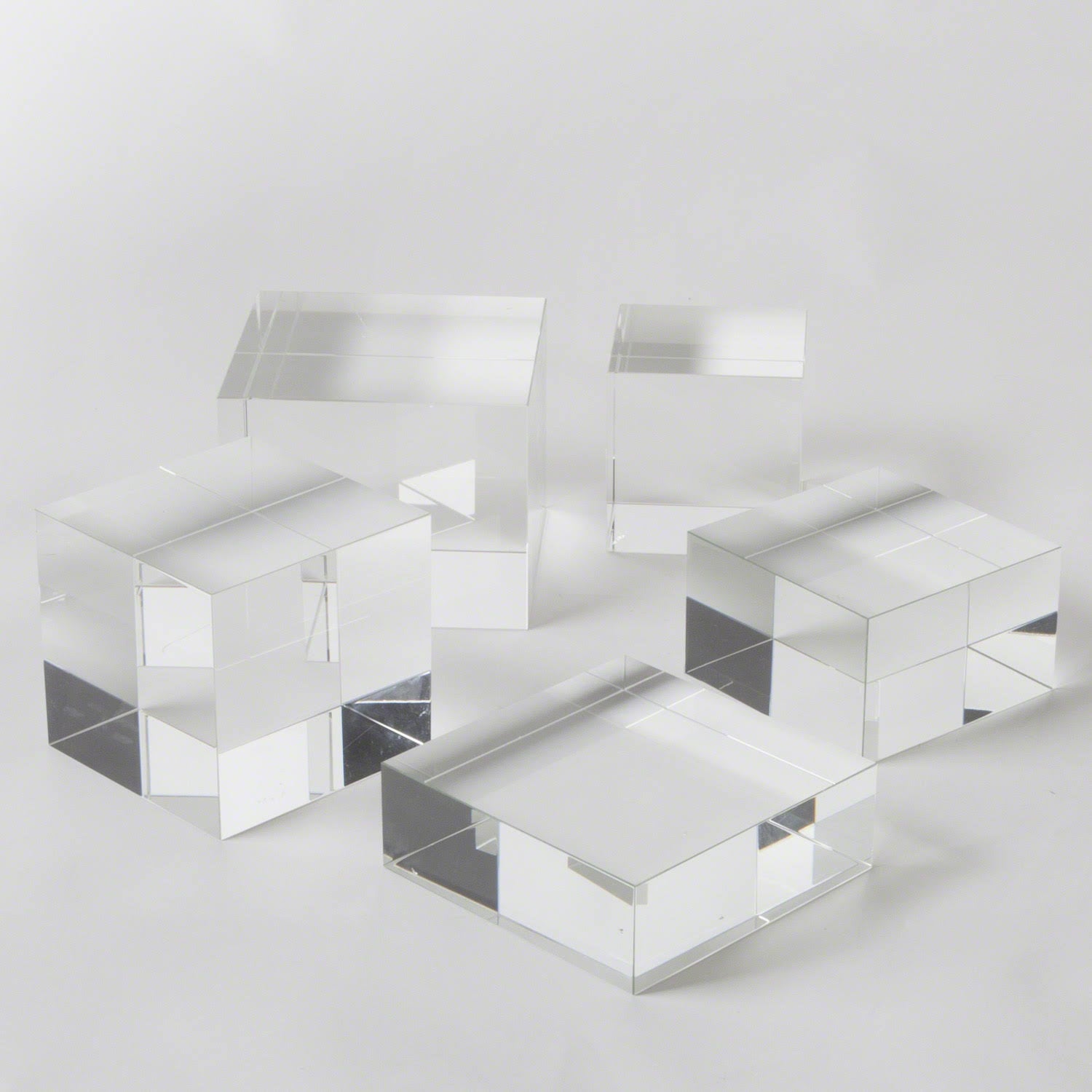 Crystal Cube Riser C389