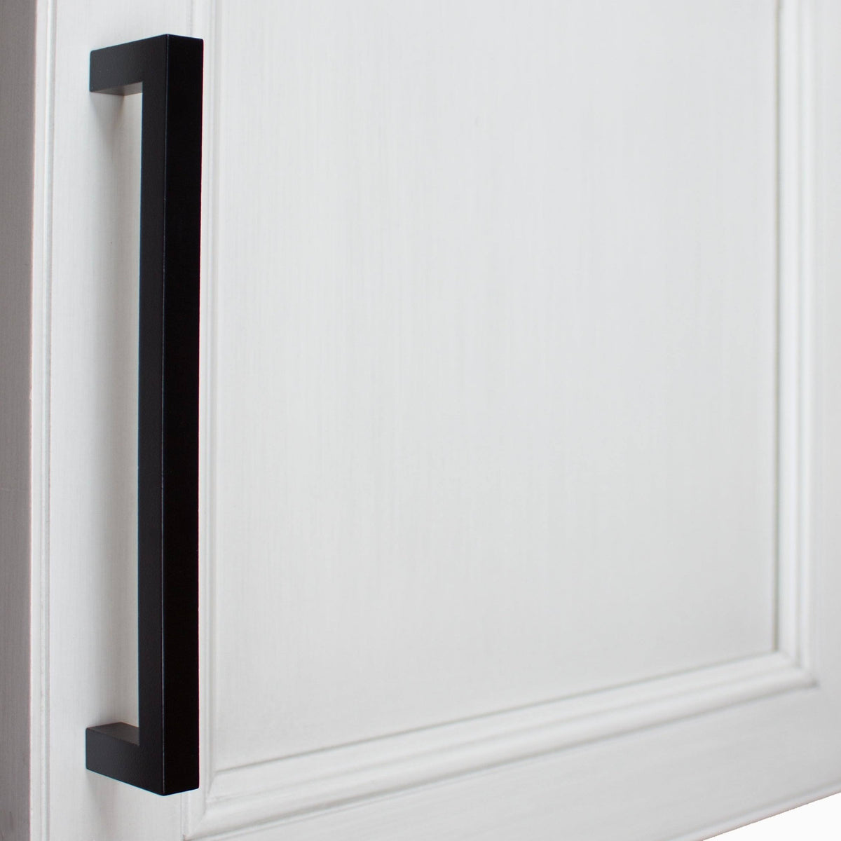 25-Pack 6-1/4-Inch Center Solid Square Bar Pull Black T17818