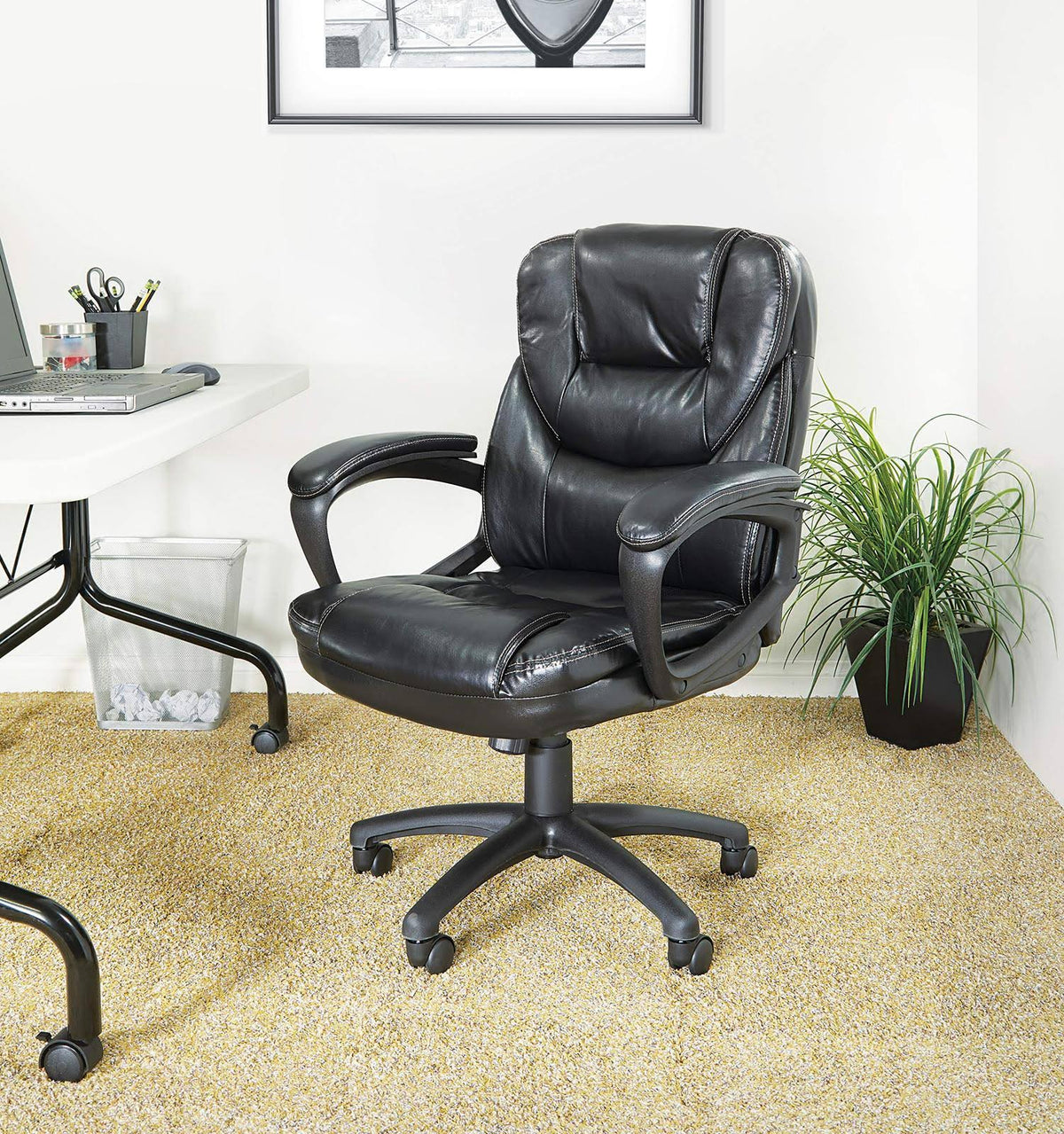 Faux Leather Manager's Chair with Padded Arms Black A87686