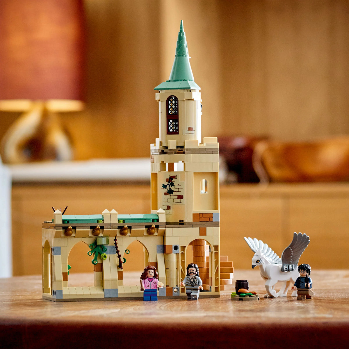 LEGO Harry Potter Hogwarts Courtyard Castle Tower Toy with Buckbeak Hippogriff Figure and Prison Cell R683