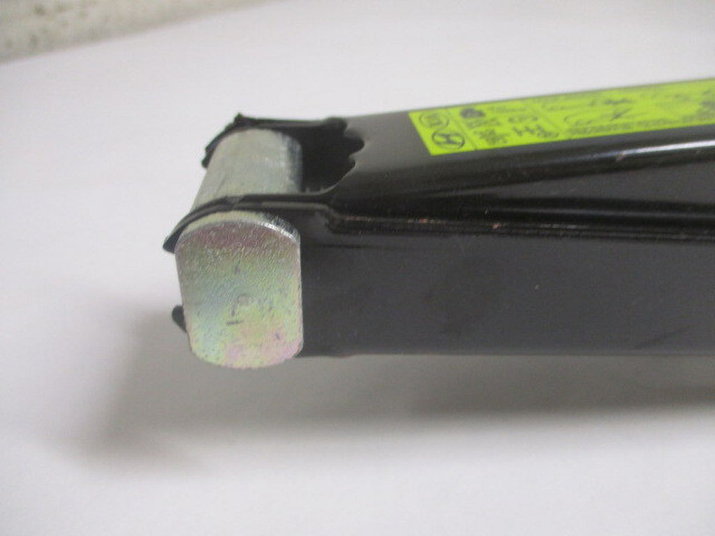 Pre-Owned 2020 Kia Sportage Wheel Tire Jack Assembly OEM A9339
