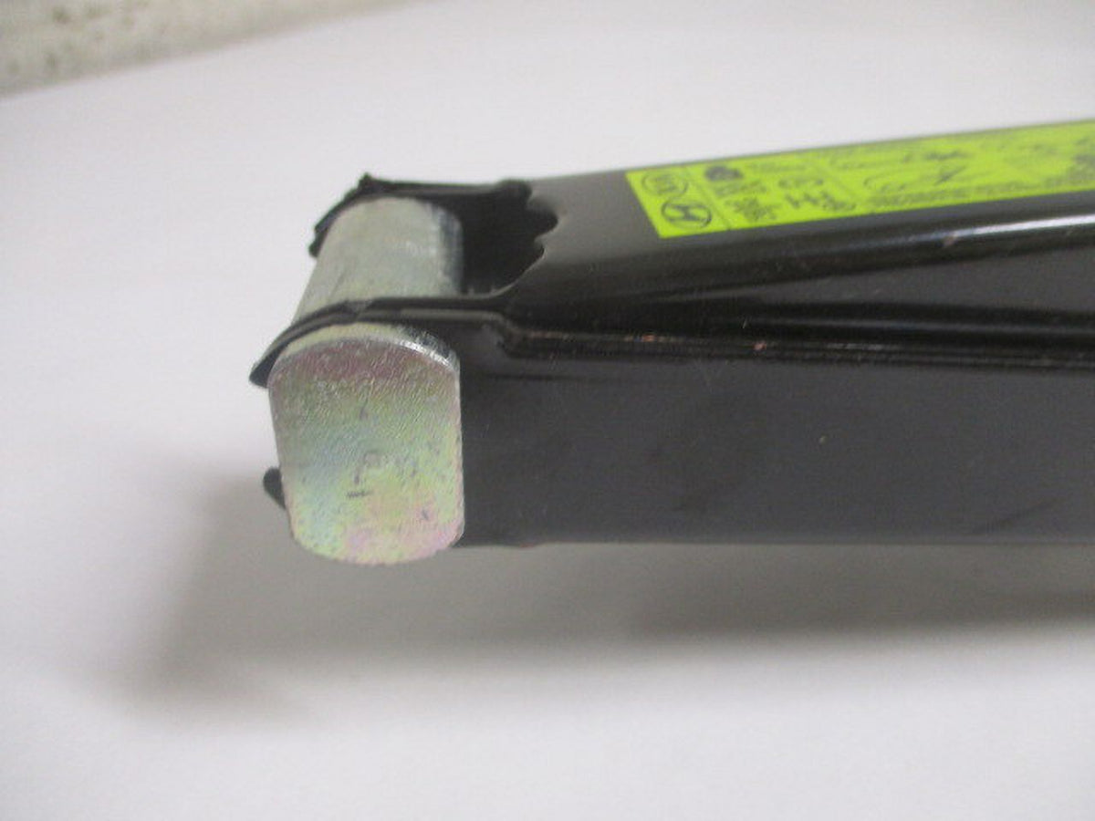 Pre-Owned 2020 Kia Sportage Wheel Tire Jack Assembly OEM A9339