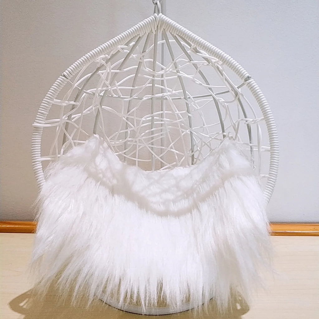 White Knitted Metal Miniature Dollhouse Swing Chair E883
